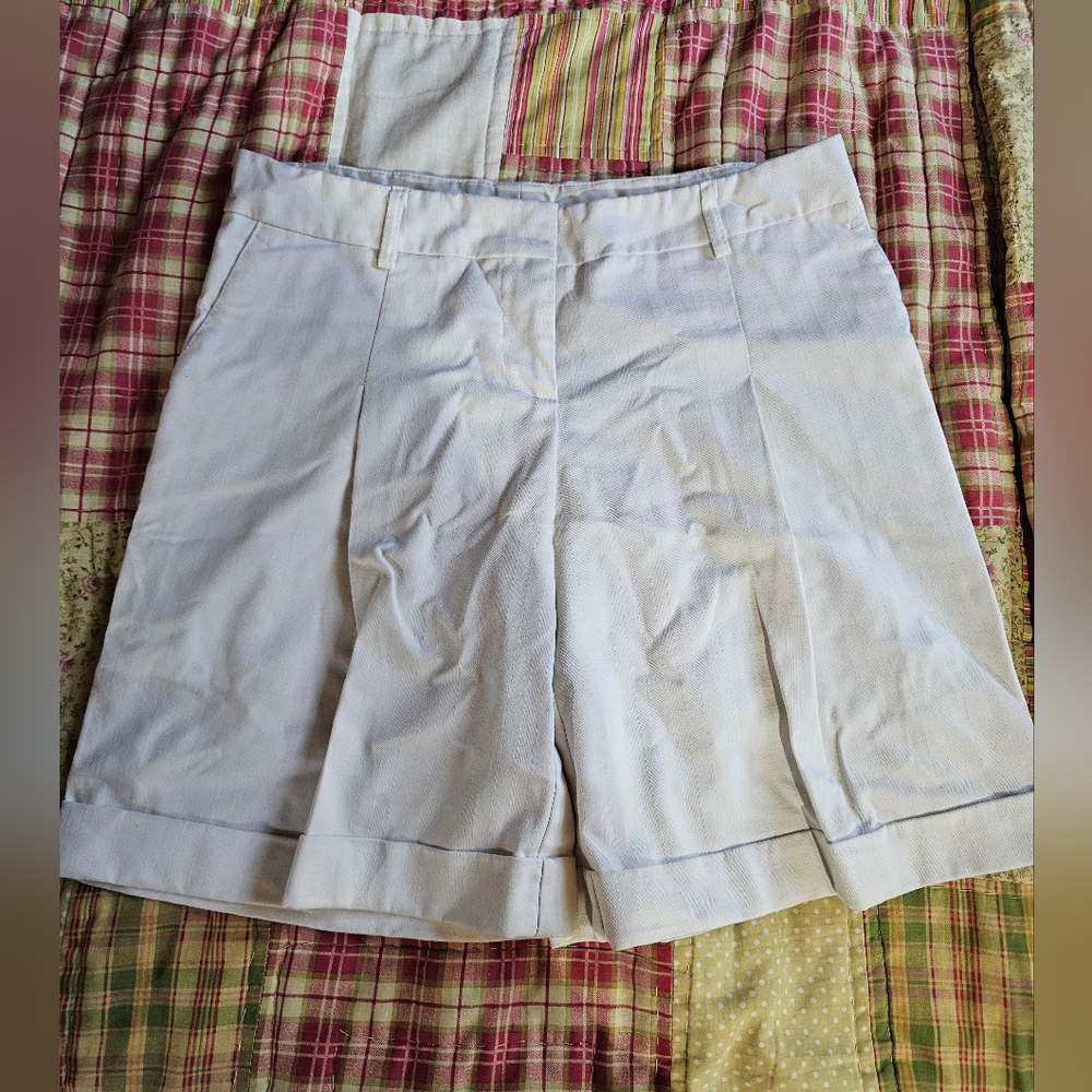 Poleci White Pleated Women's Business Shorts